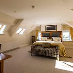 Barrow House Konukevi 4*
