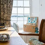 Barrow House Konukevi 4*