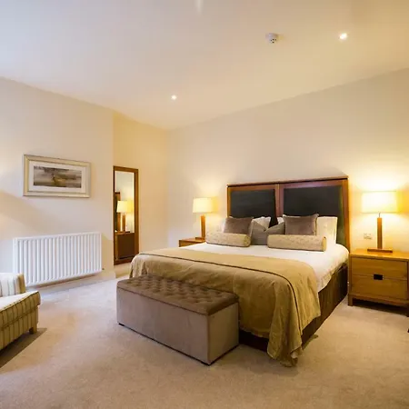 Barrow House 4*