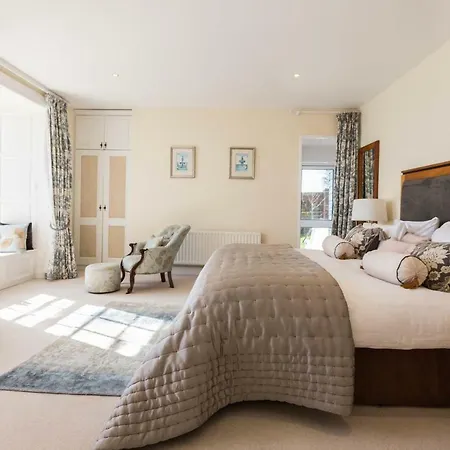 Barrow House 4*