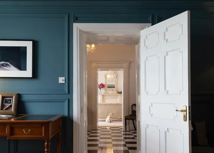 Barrow House 4* 特拉利