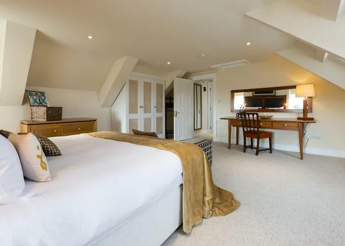 Barrow House 4* 特拉利