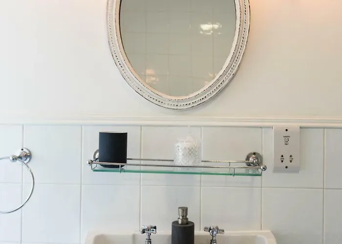 招待所 Barrow House