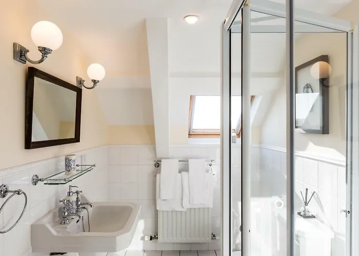 Barrow House 特拉利