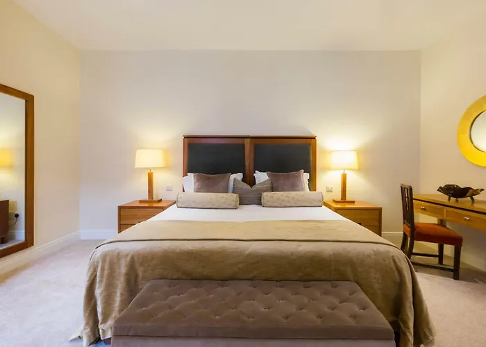 Konukevi Barrow House 4*